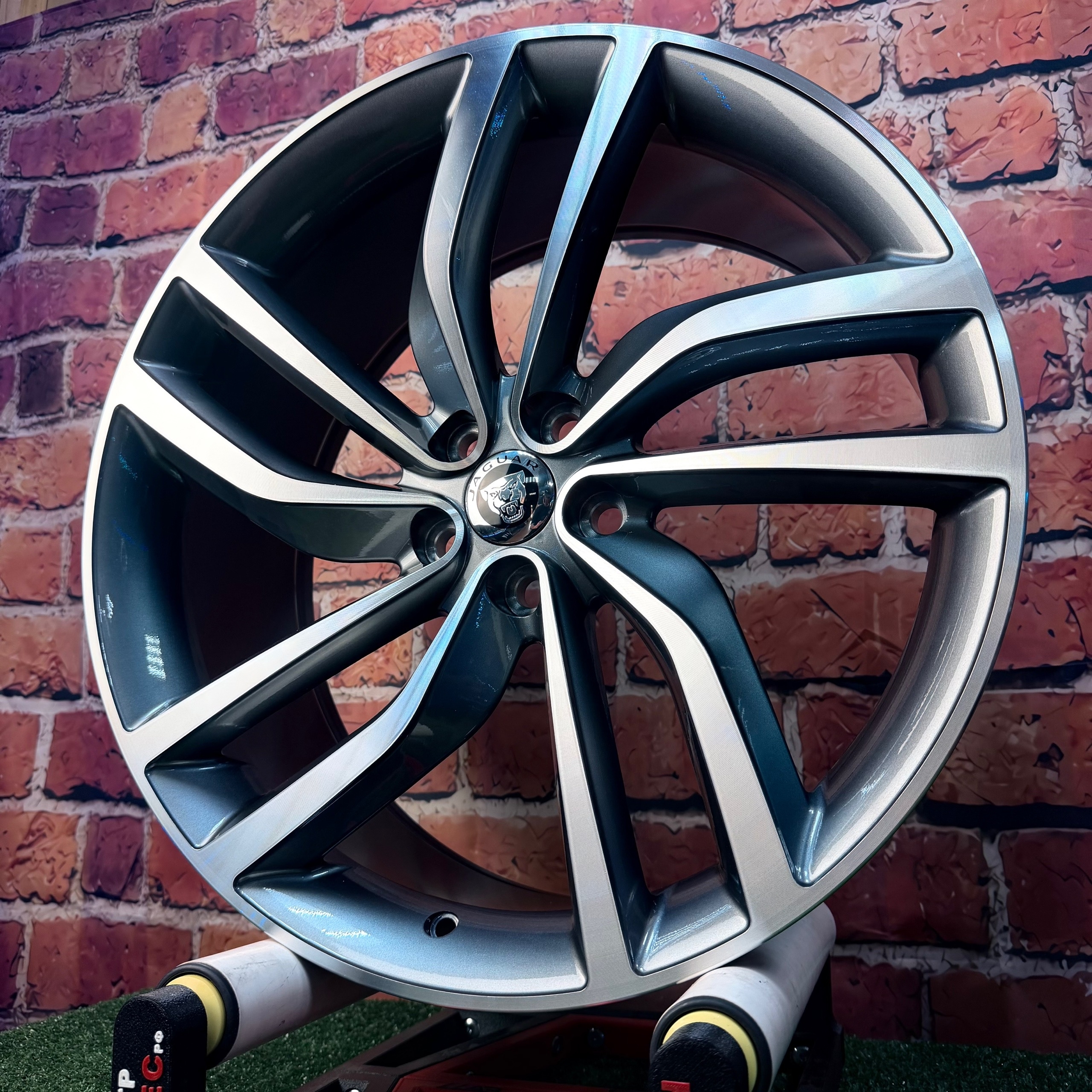 JAGUAR 20 j8.5 5X108 ET40 DIA63.4