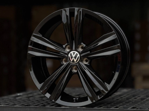 Литые диски Volkswagen VAG F7127 FlowForming GLOSS BLACK 17” 5x112 ET46 7J D57.1
