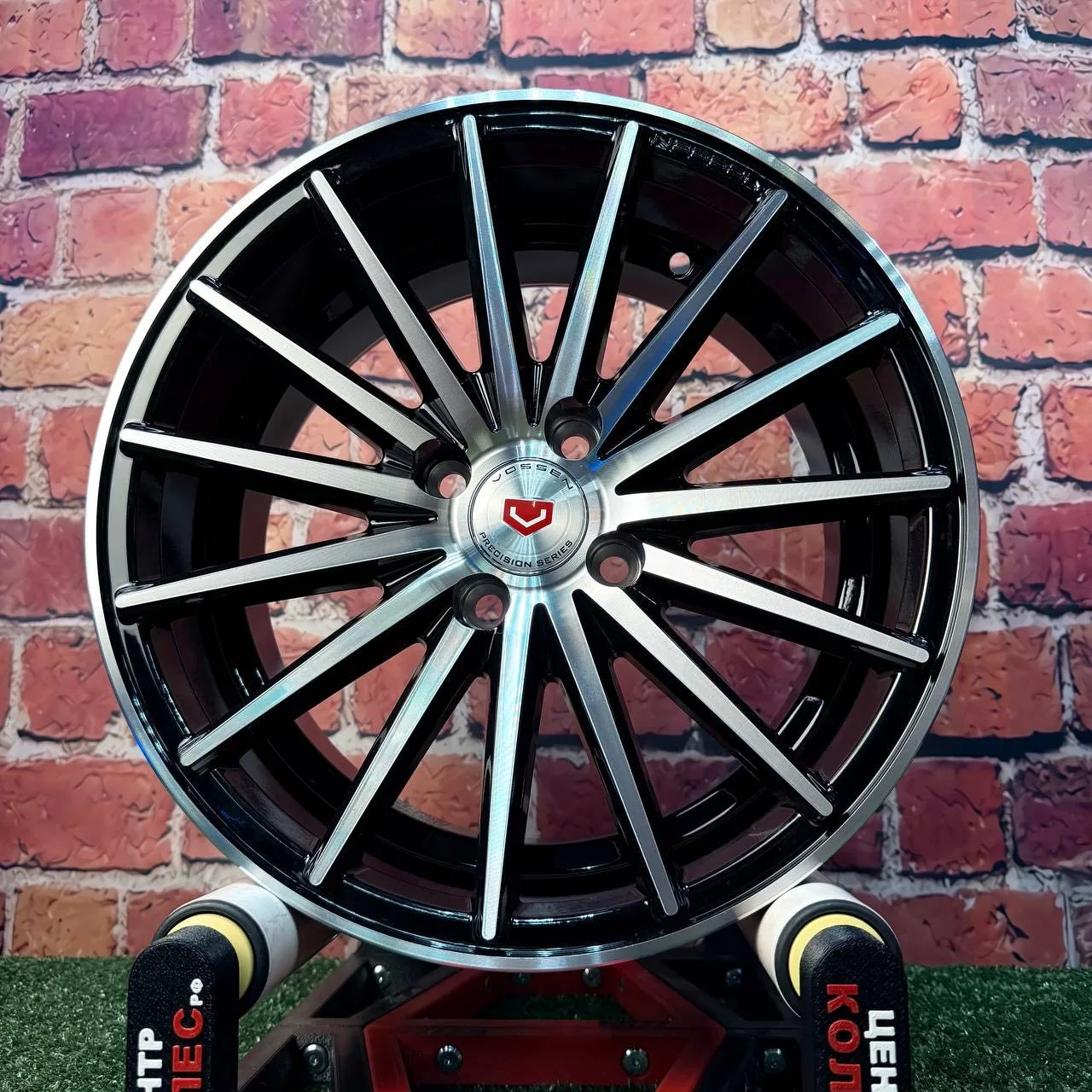 Vossen VFS2 R15 j7 4x98 Et 33 CB 58.6