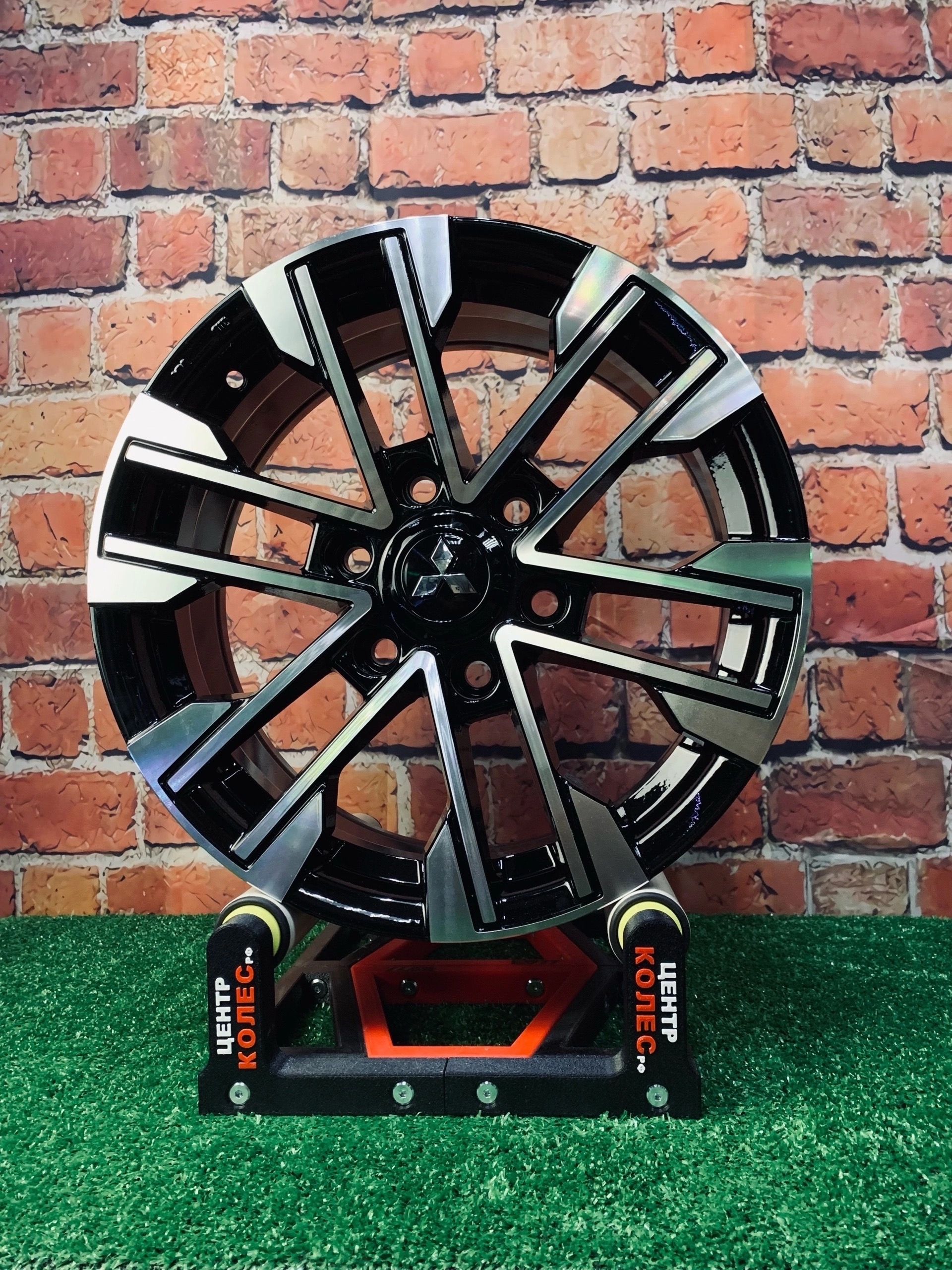 Mitsubishi 18/7.5j 6x139.7 ET38 D67,1