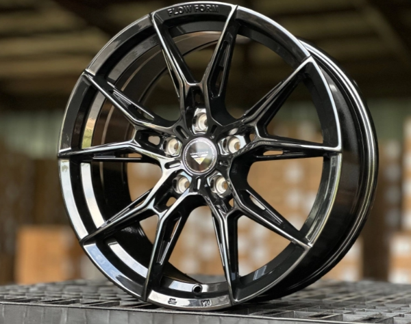 Литые диски Wheelforce FlowForming 18, 5x114.3, GLOSS BLACK (ET: 35, DIA: 73.1, W: 8)