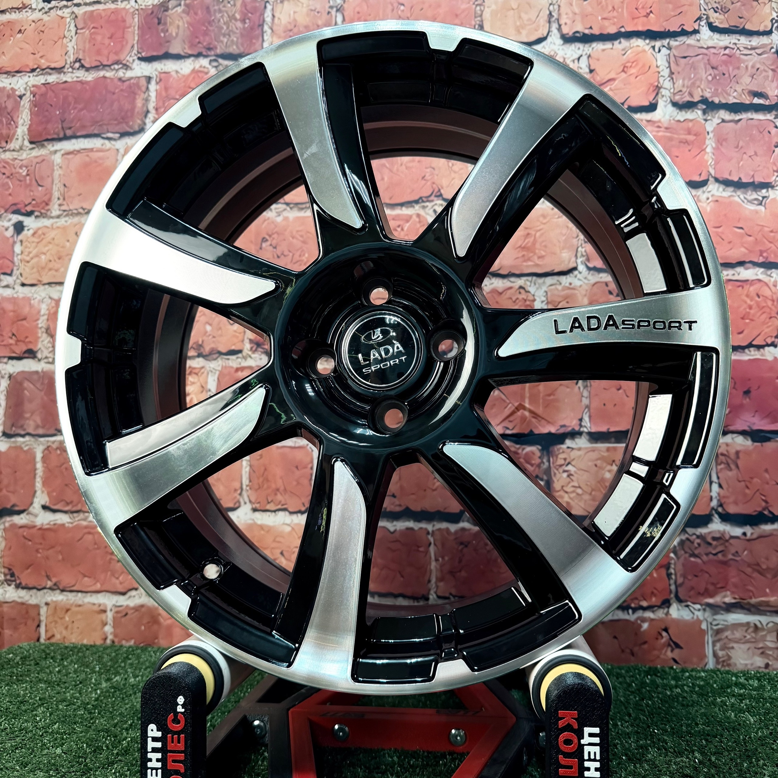 Кинжалы Lada Sport 16 j6.5 4/98 et35 dia 58.6